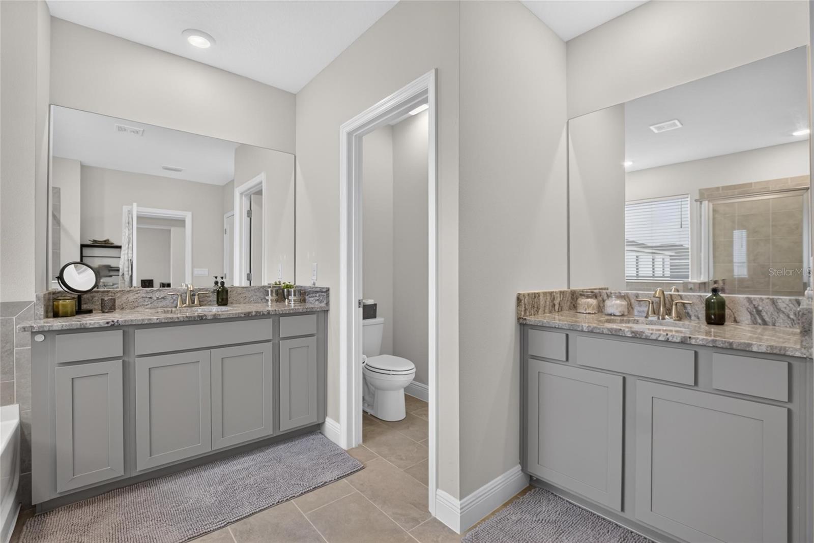 MANGROVE MANOR - Residential