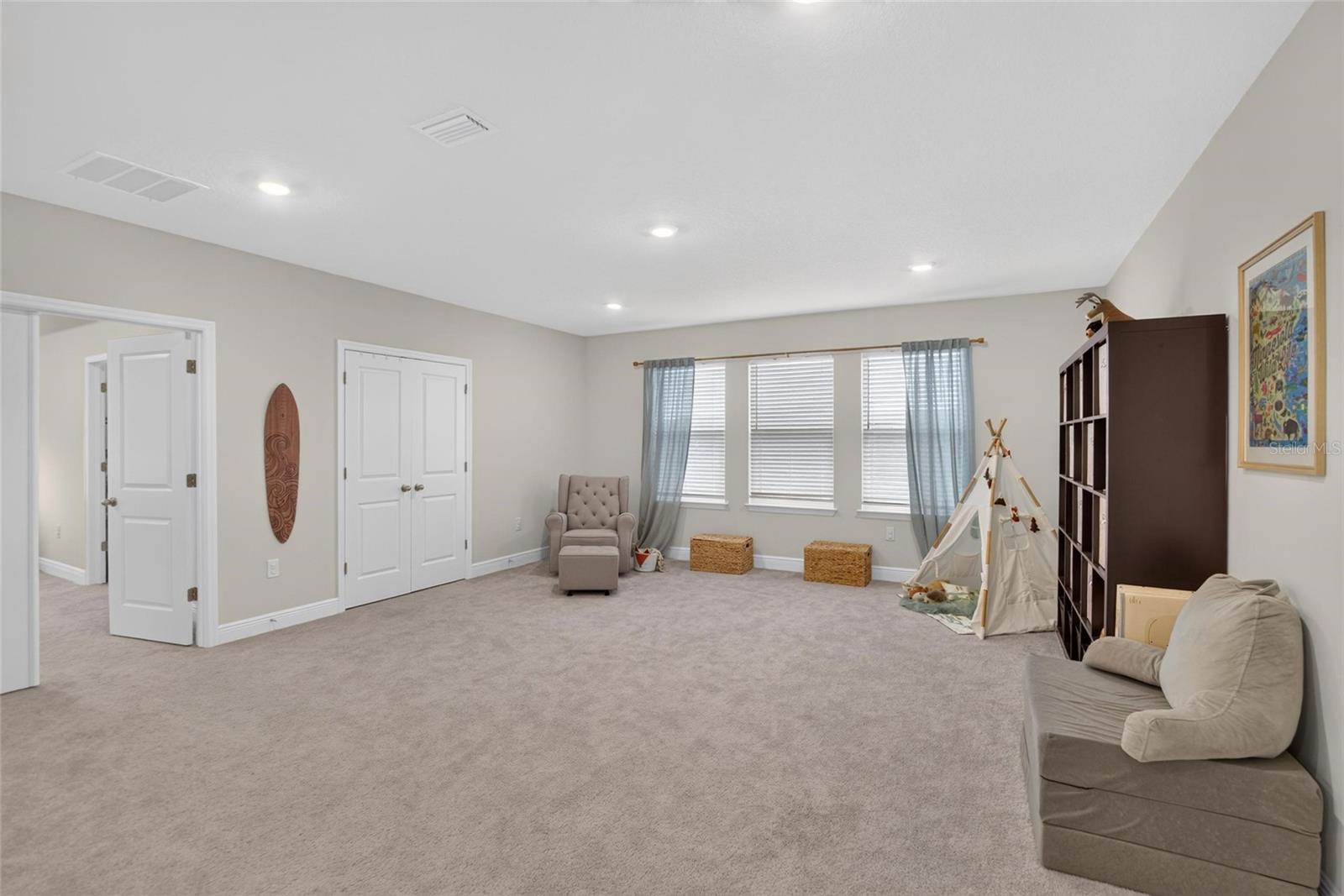 MANGROVE MANOR - Residential