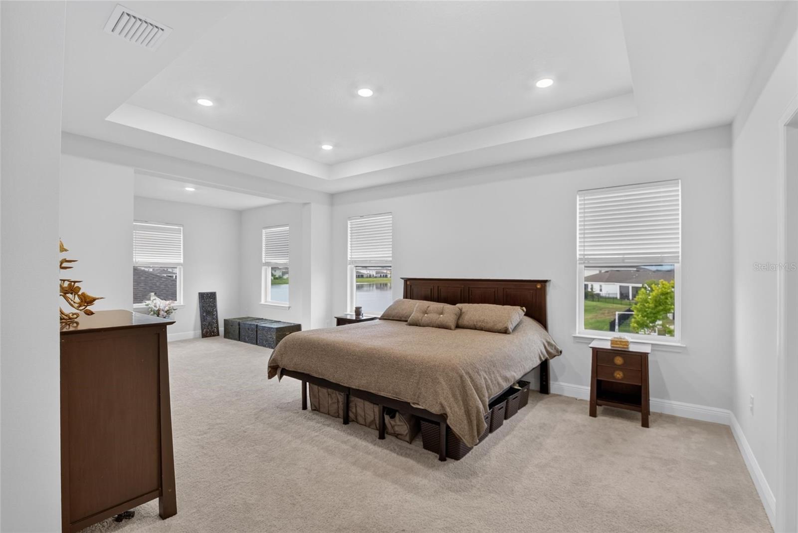 MANGROVE MANOR - Residential