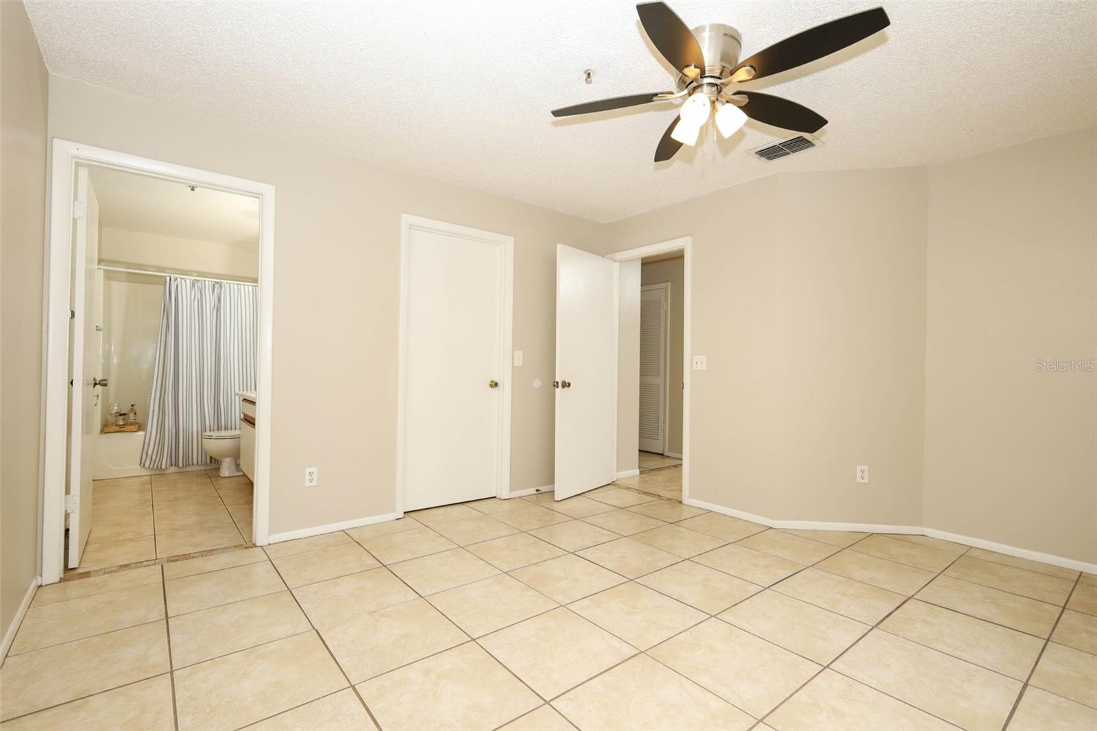 HUNTERS RESERVE 2 A CONDO - Residential