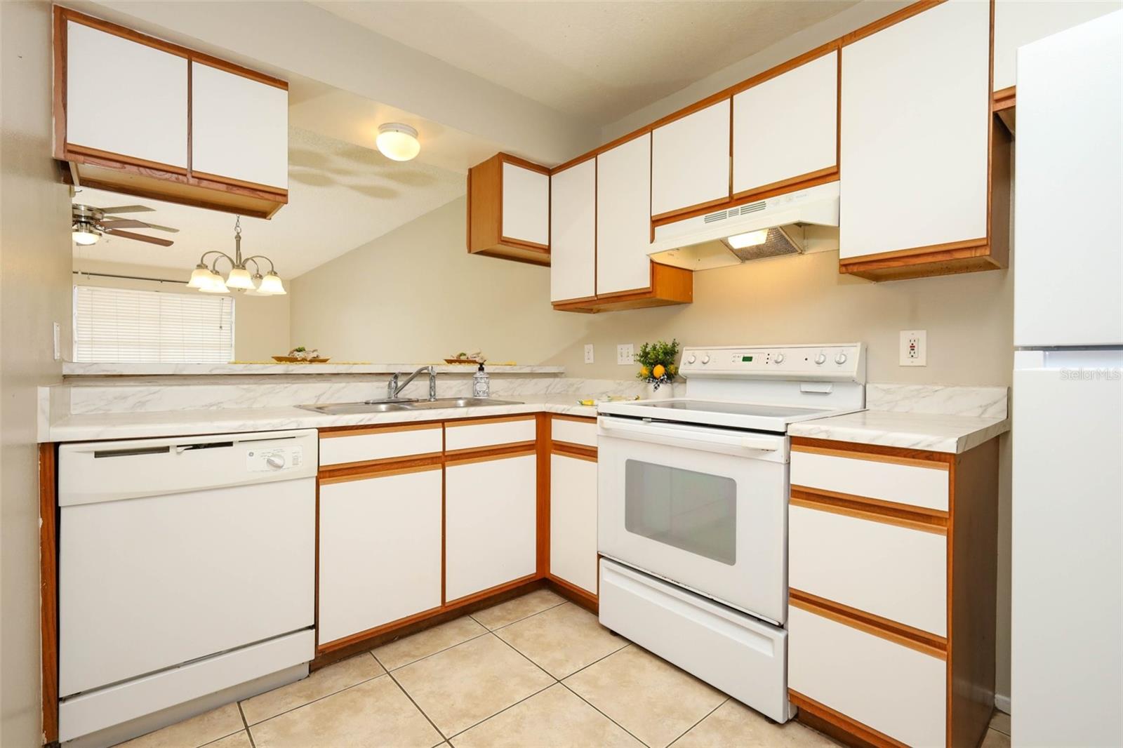 HUNTERS RESERVE 2 A CONDO - Residential