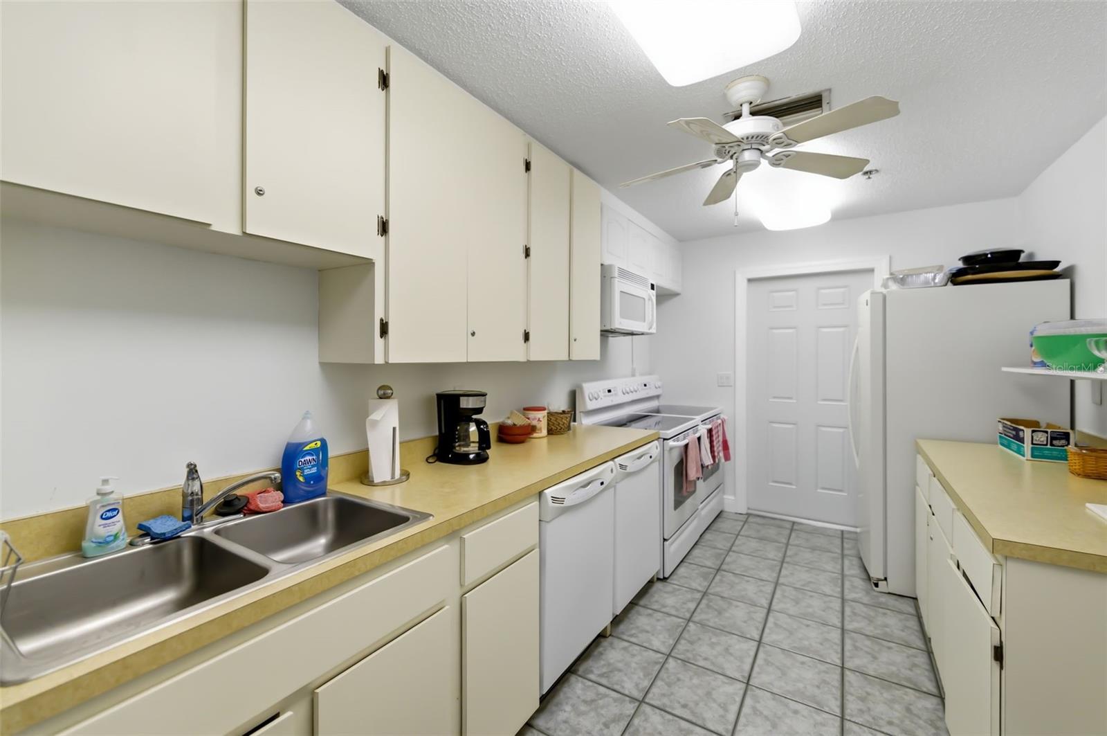 VILLAGE GARDENS PH 1 - Residential