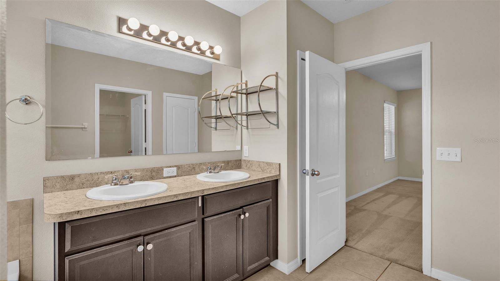 GLENBROOK CHASE - Residential Lease
