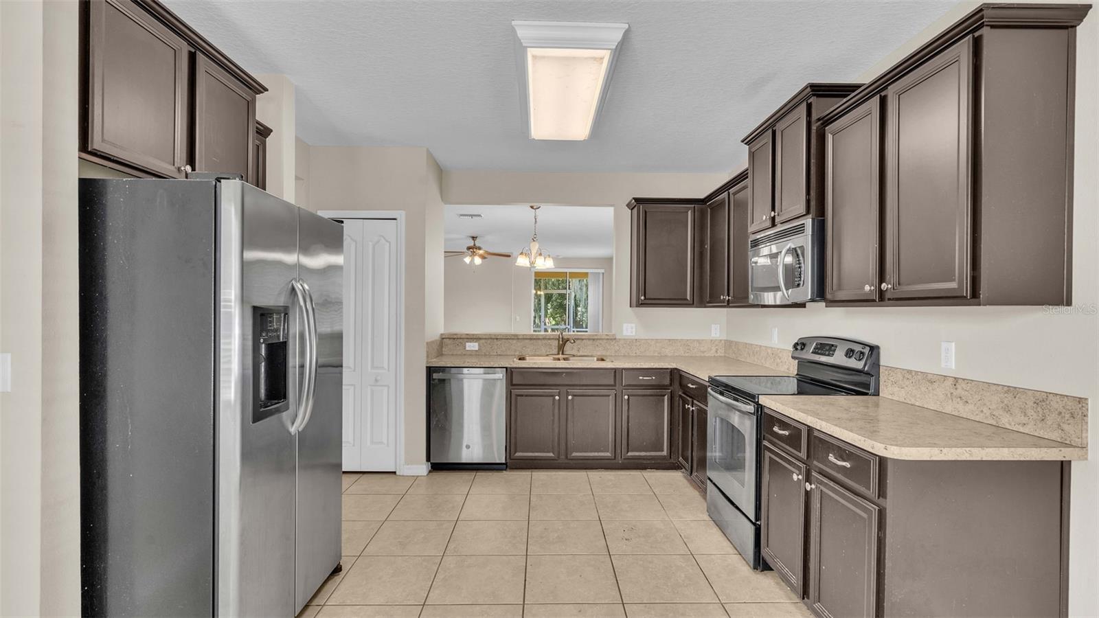 GLENBROOK CHASE - Residential Lease