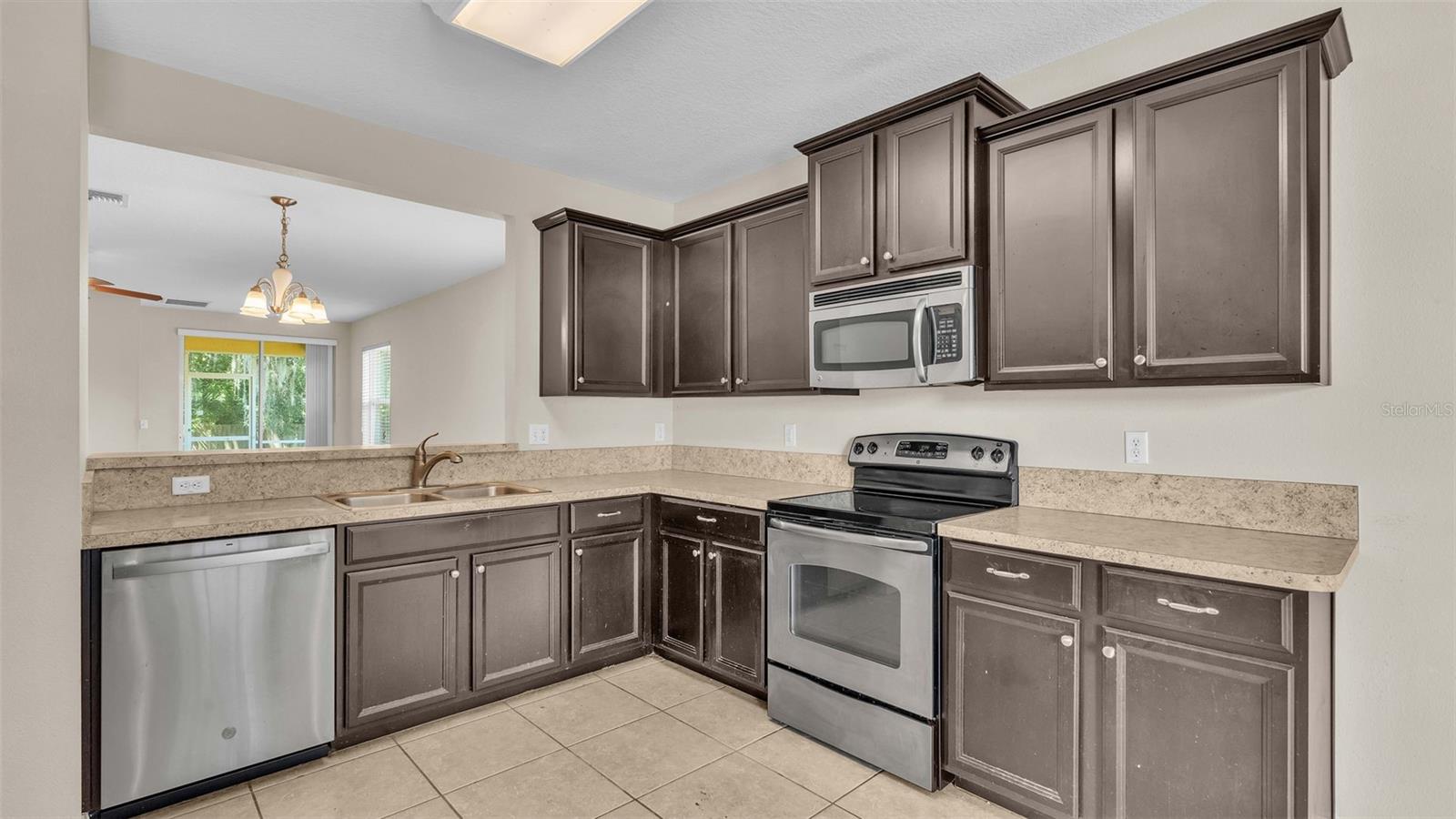 GLENBROOK CHASE - Residential Lease