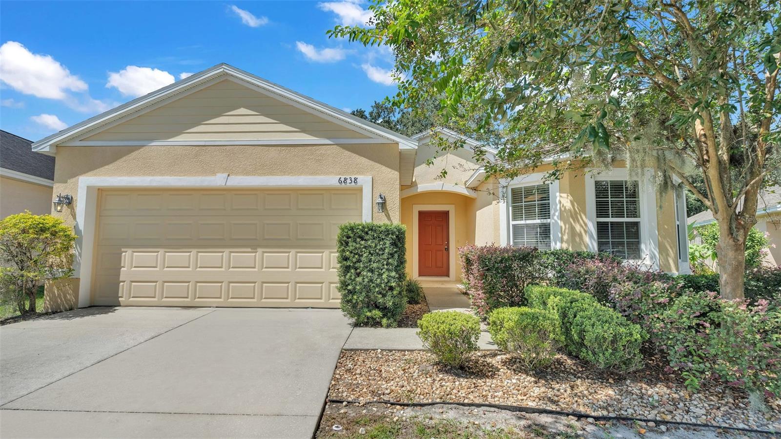 Beautiful 3 Bedroom 2 bath home located in the community of Glenbrook Chase in Southwest Lakeland. The Foyer opens to a Spacious Great Room, Dining Room, and Kitchen, perfect for entertaining! The Kitchen features a stainless appliance, plenty of cabinets, a breakfast bar, and a large breakfast nook. Off the Great Room is the Primary Bedroom with sliding doors to the screen enclosed patio. The primary bathroom includes a dual sink vanity, garden tub, private commode and separate glass shower. Sliders from the Great Room lead to the screen enclosed patio. Located near the front of the home are the 2 guest bedrooms and a full bathroom. Fully fenced backyard. 2 car garage. Convenient to shopping, restaurants and major highways. Schedule your showing today.