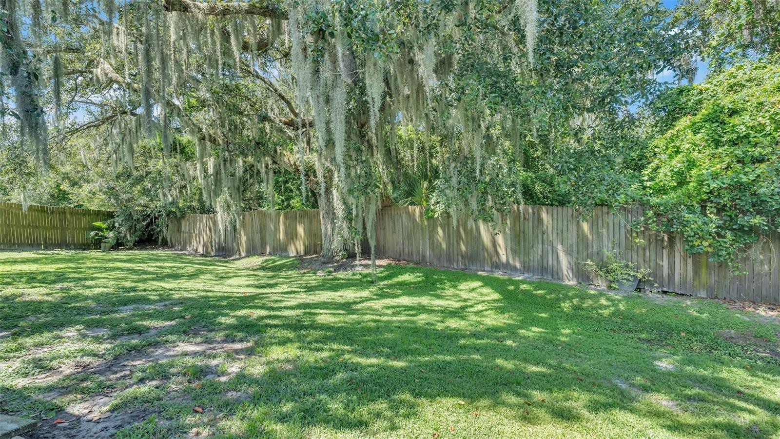 GLENBROOK CHASE - Residential Lease
