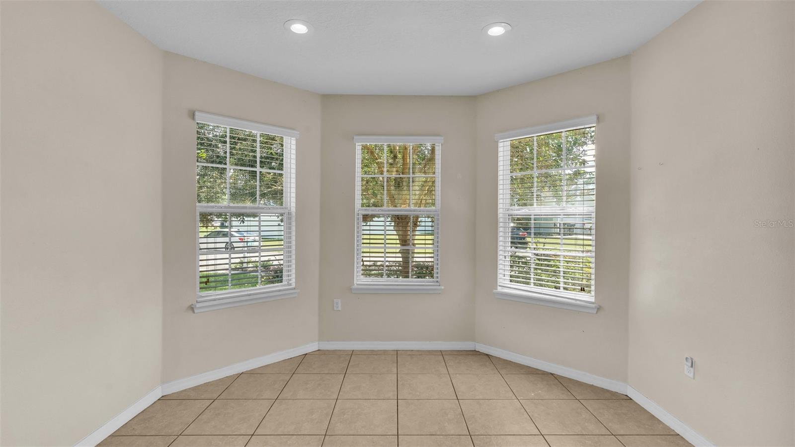 GLENBROOK CHASE - Residential Lease