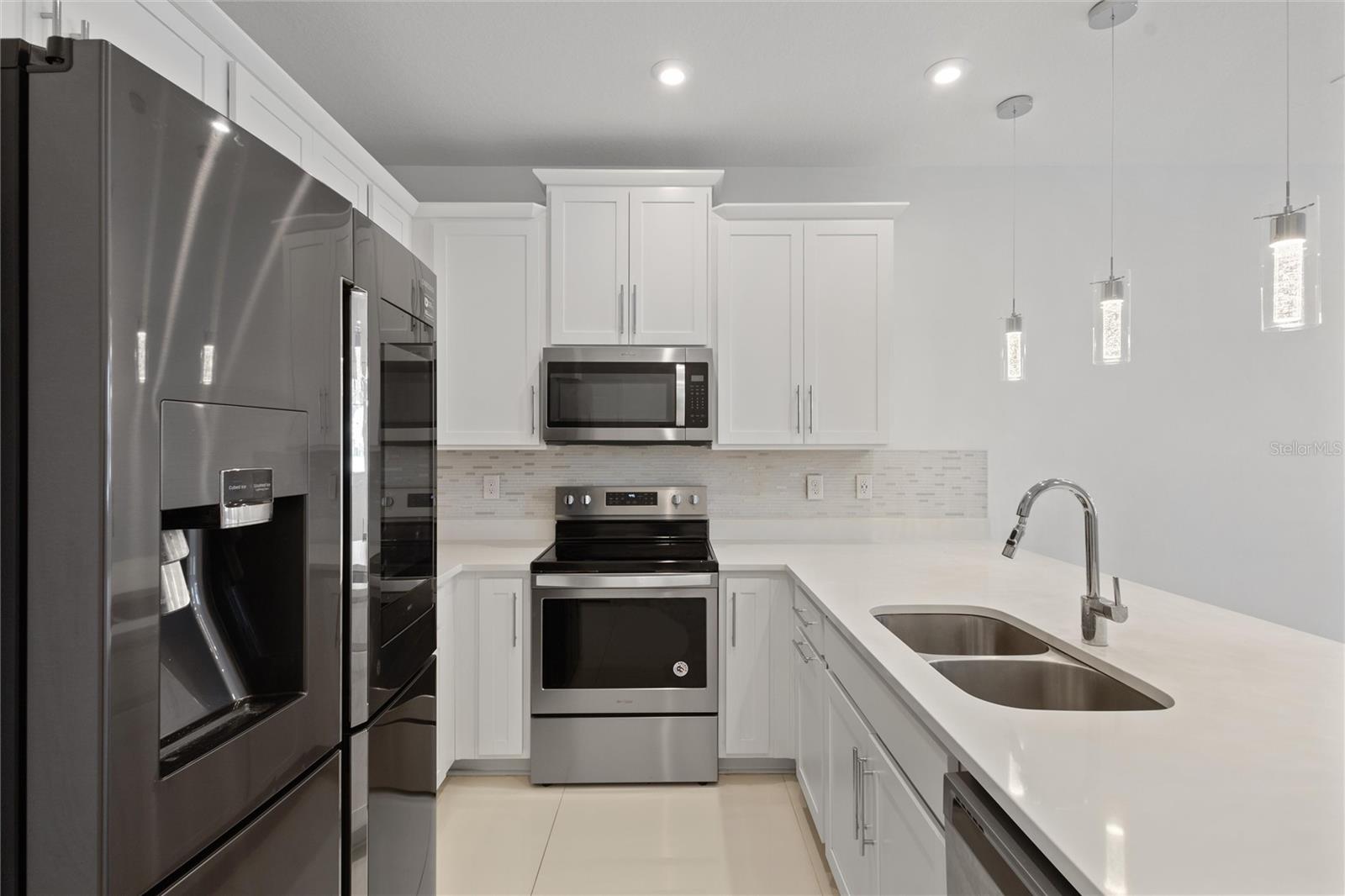 RANDAL WALK - Residential Lease