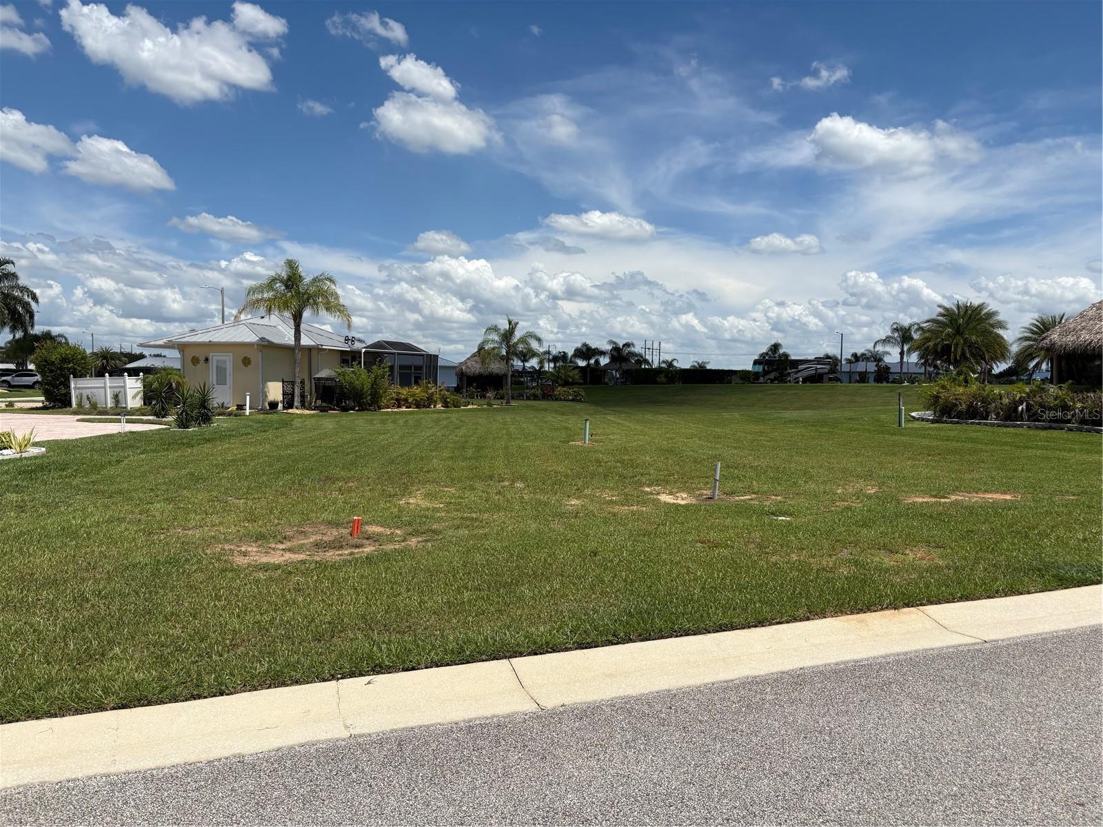 BAY LAKE RESIDENCE - Land