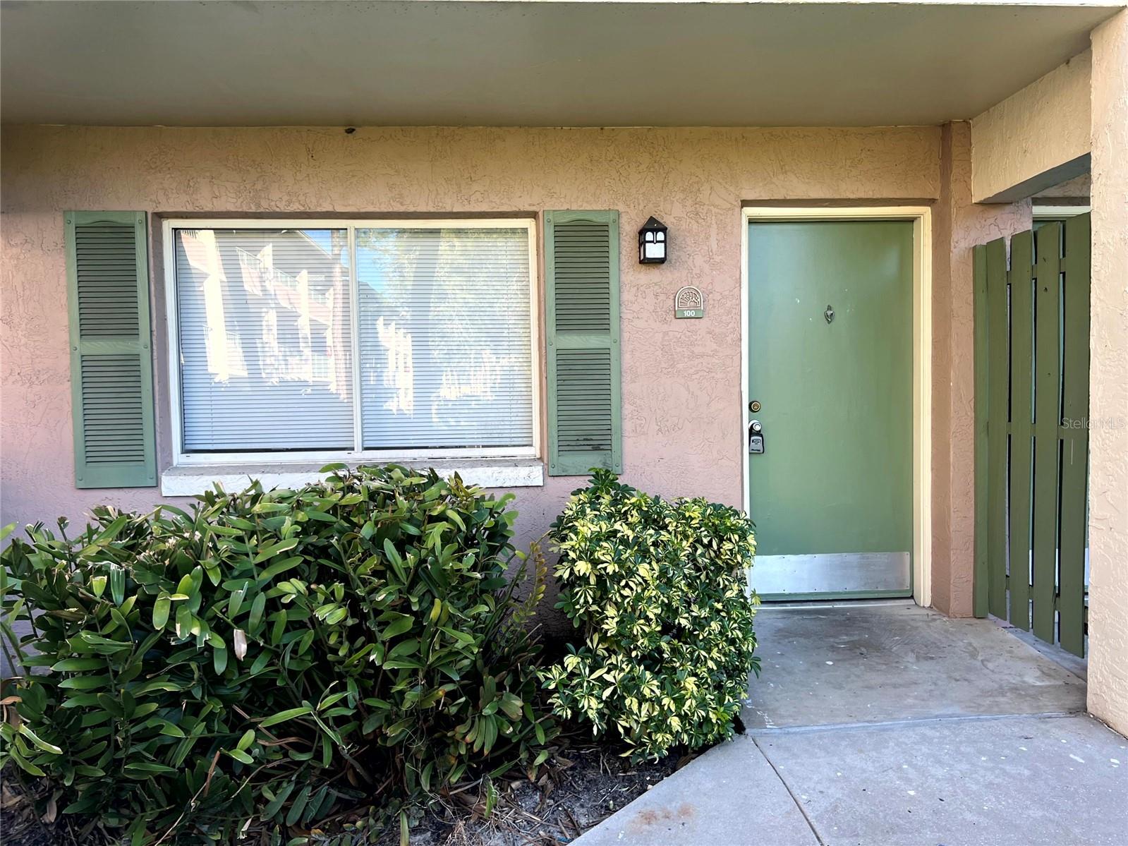 Move-in ready, ground floor condo located in the heart of Altamonte Springs. Crane's Roost Park is your backyard! The condo includes a walk-in closet, screened porch, and a gas stove. Waterside at Crane's Roost offers a pool, tennis courts, laundry facilities, and even a car wash station.