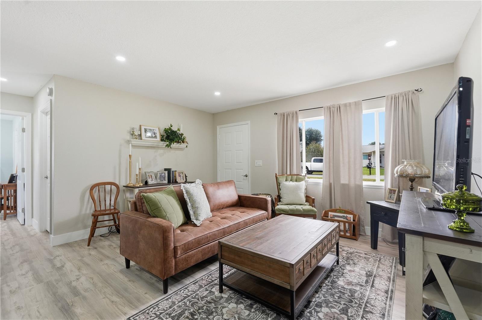 PALM CAY - Residential