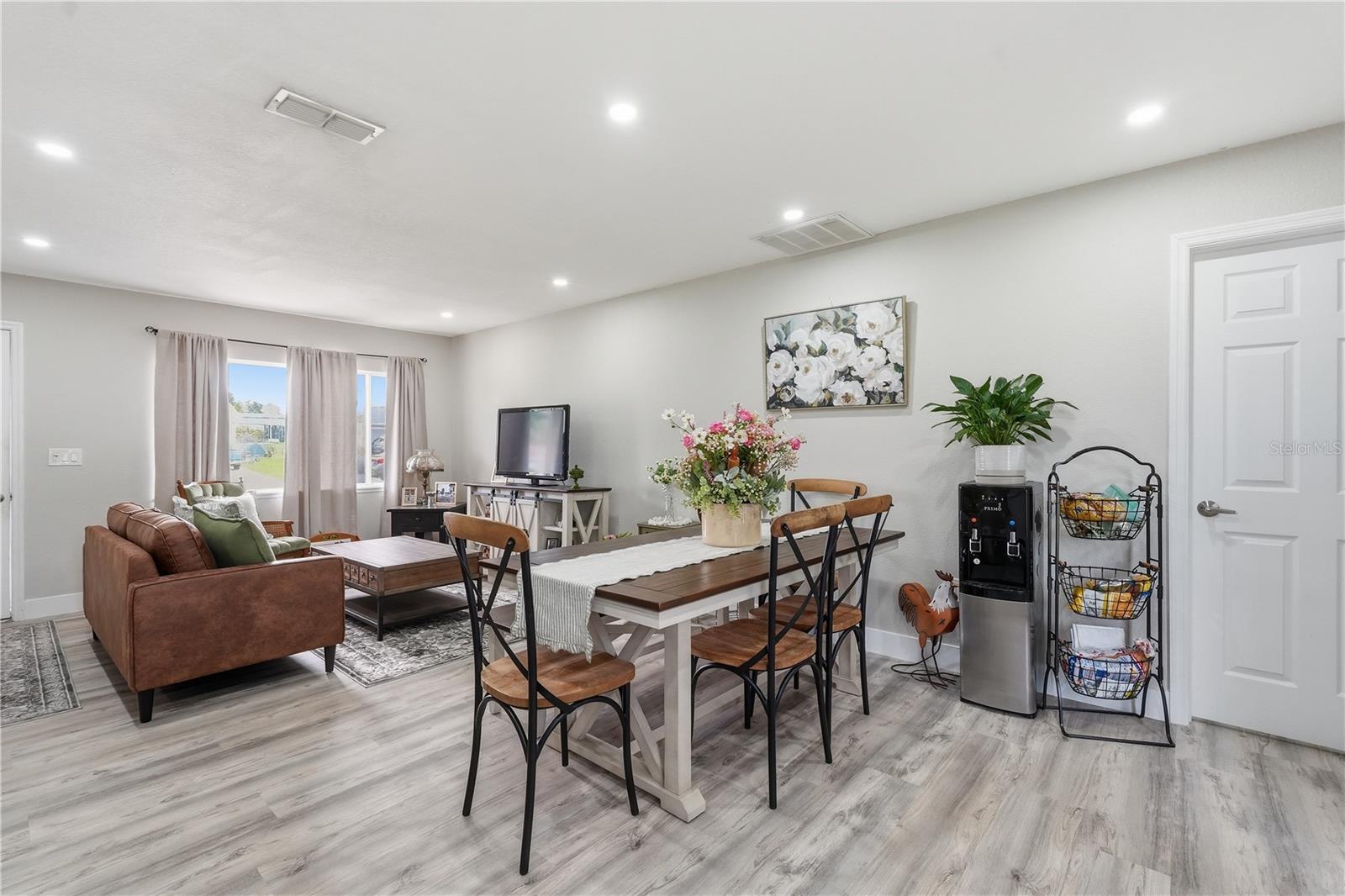 PALM CAY - Residential