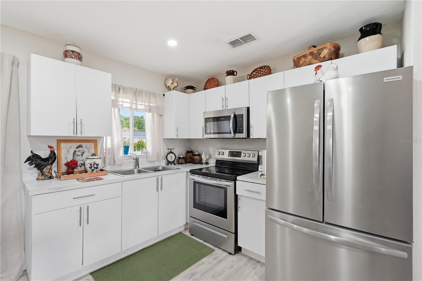 PALM CAY - Residential