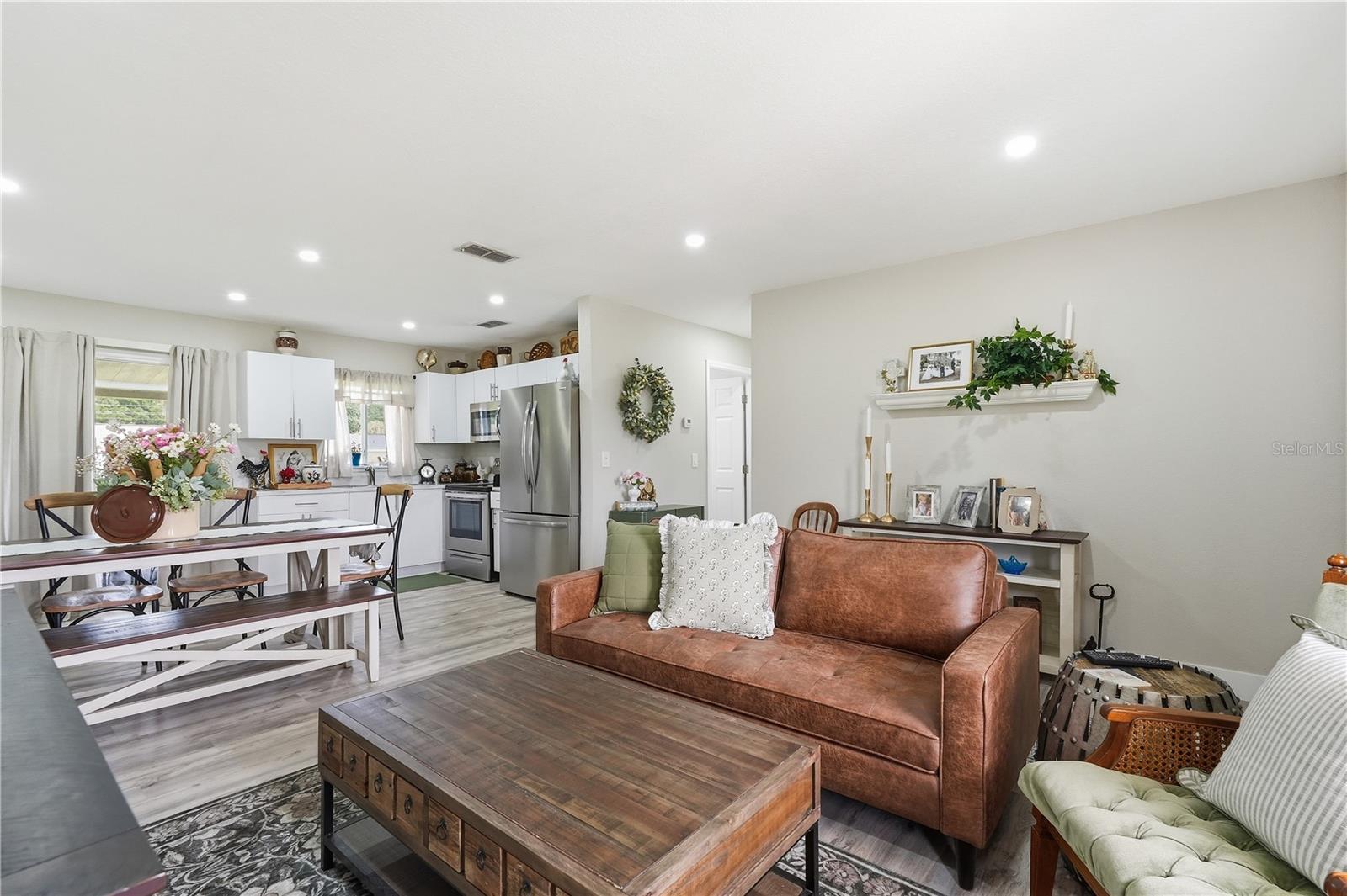 PALM CAY - Residential