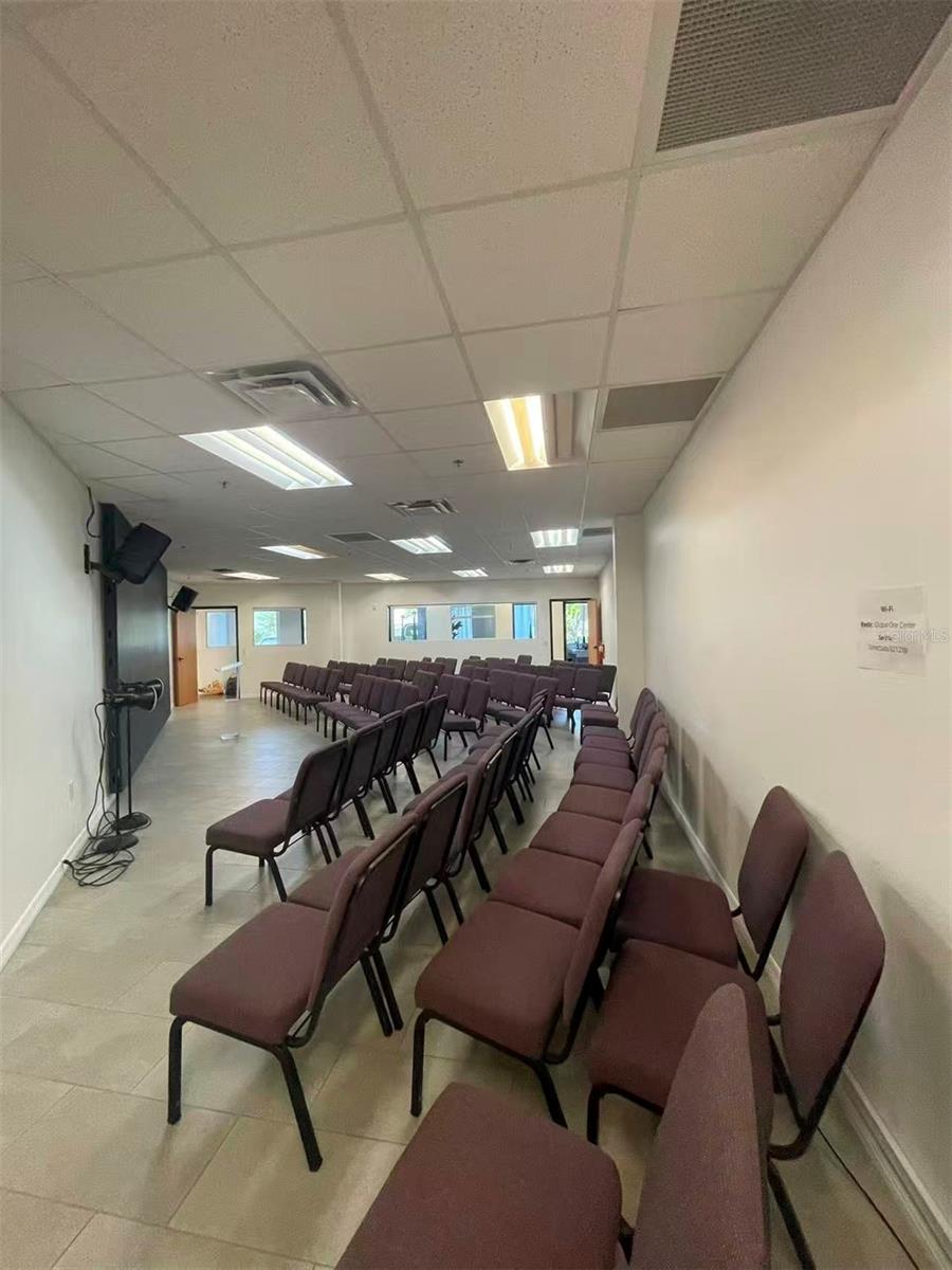 DREWTINA COMMERCE CENTER - Commercial Lease