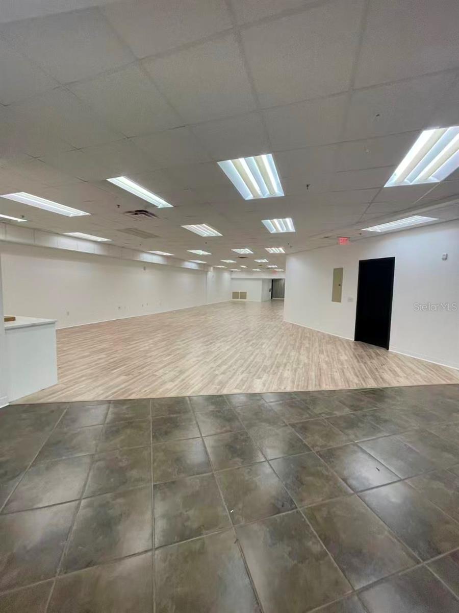 DREWTINA COMMERCE CENTER - Commercial Lease