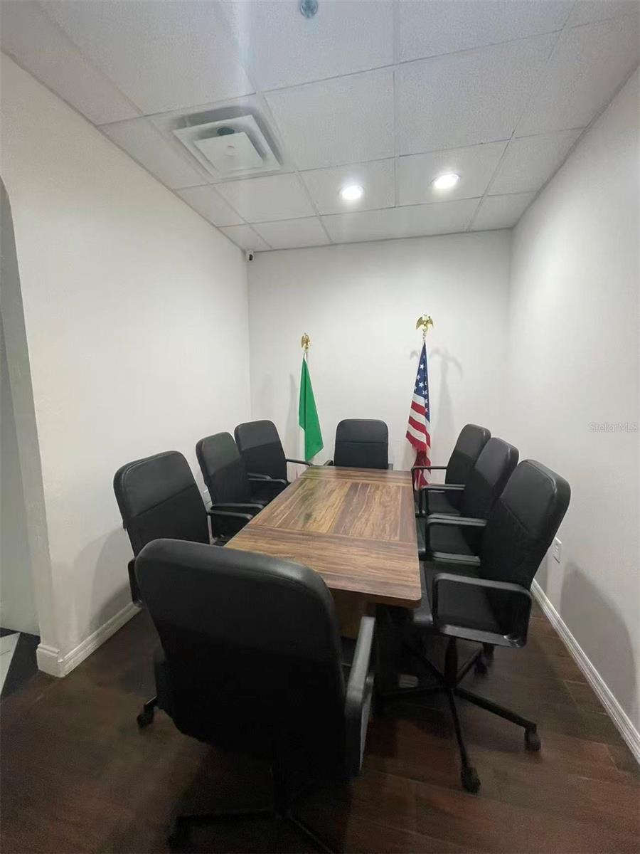 DREWTINA COMMERCE CENTER - Commercial Lease