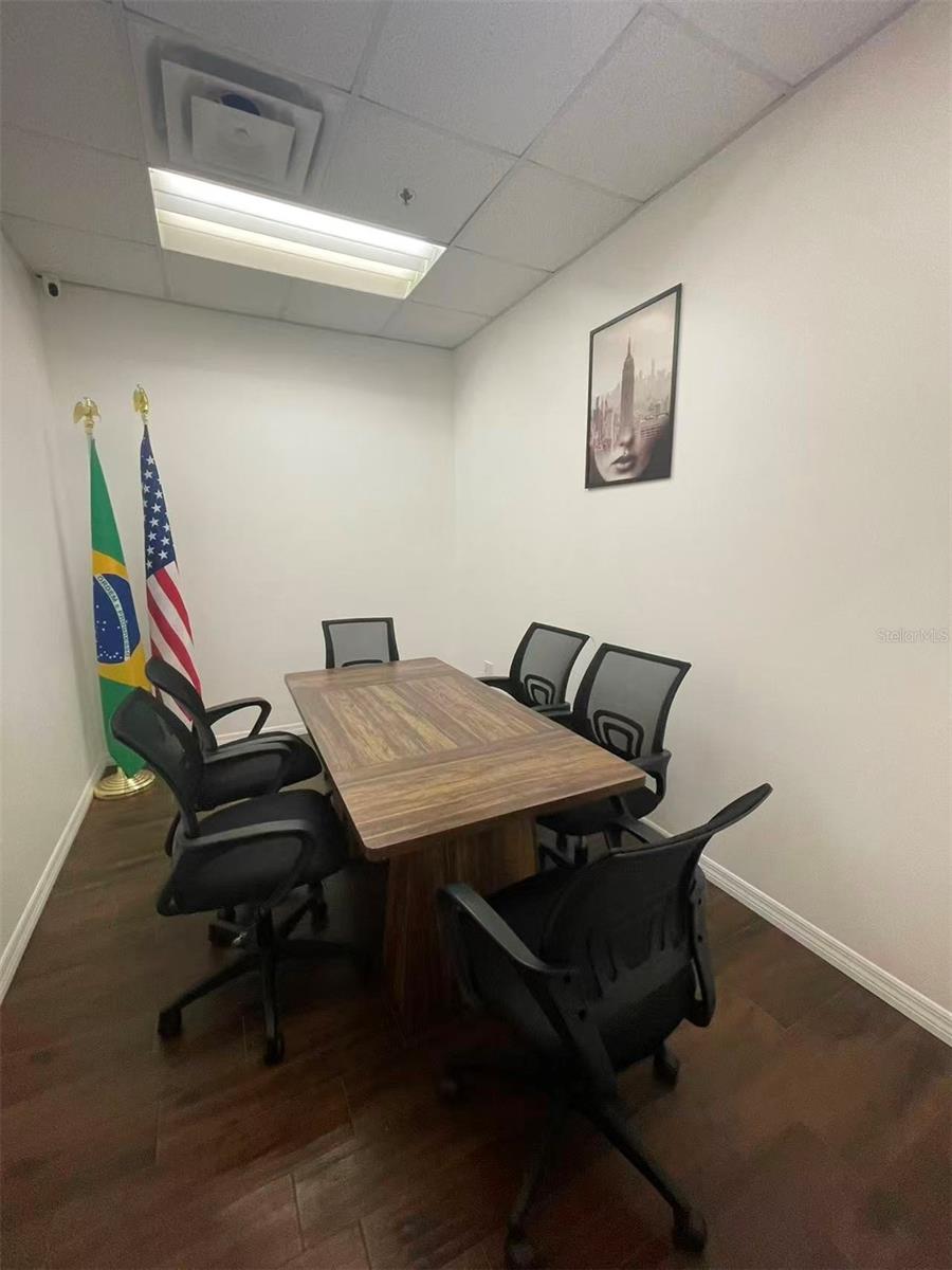 DREWTINA COMMERCE CENTER - Commercial Lease