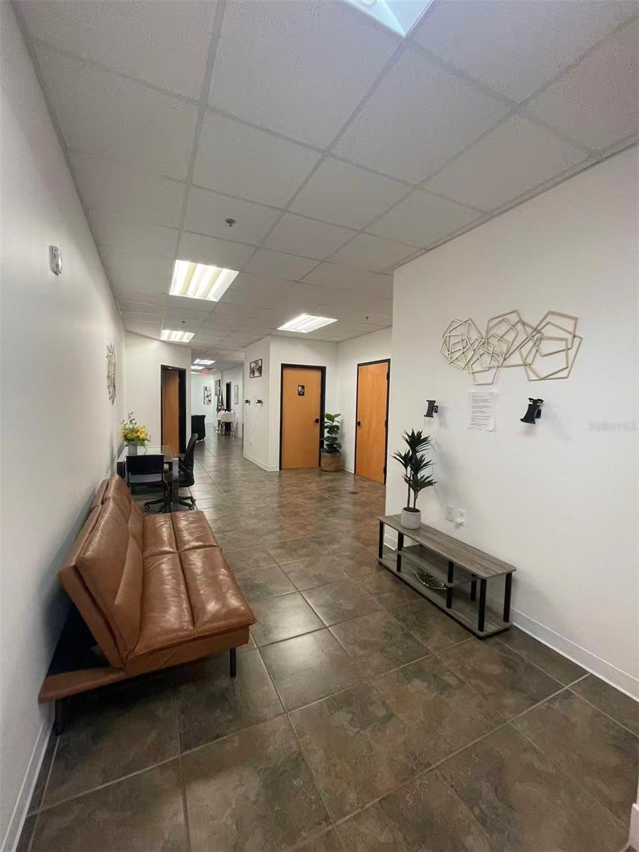DREWTINA COMMERCE CENTER - Commercial Lease
