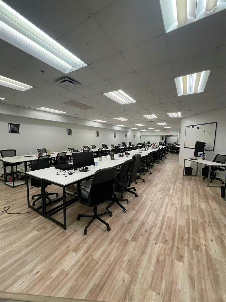 DREWTINA COMMERCE CENTER - Commercial Lease