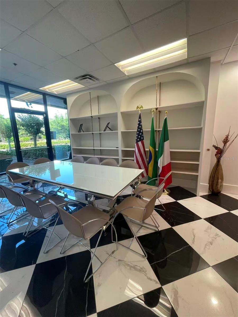 DREWTINA COMMERCE CENTER - Commercial Lease