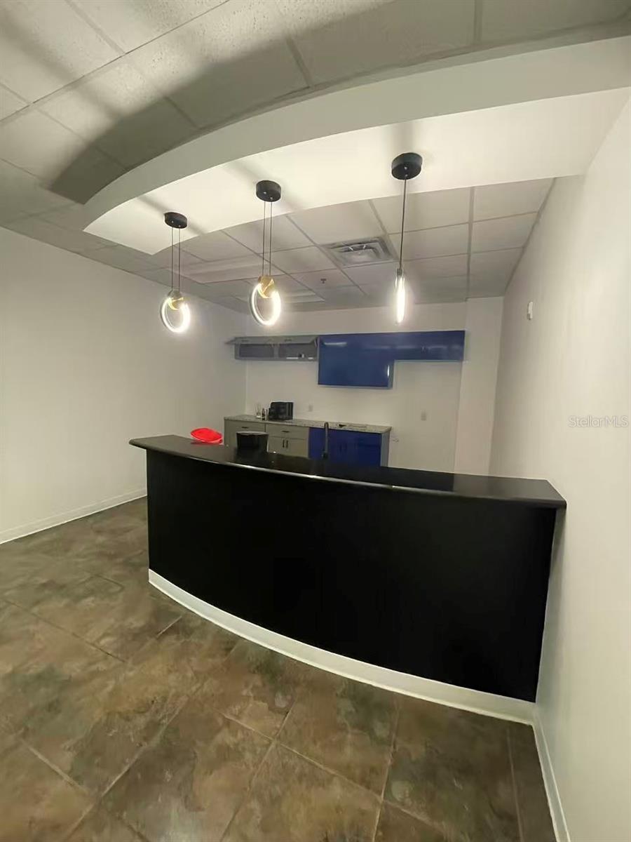 DREWTINA COMMERCE CENTER - Commercial Lease