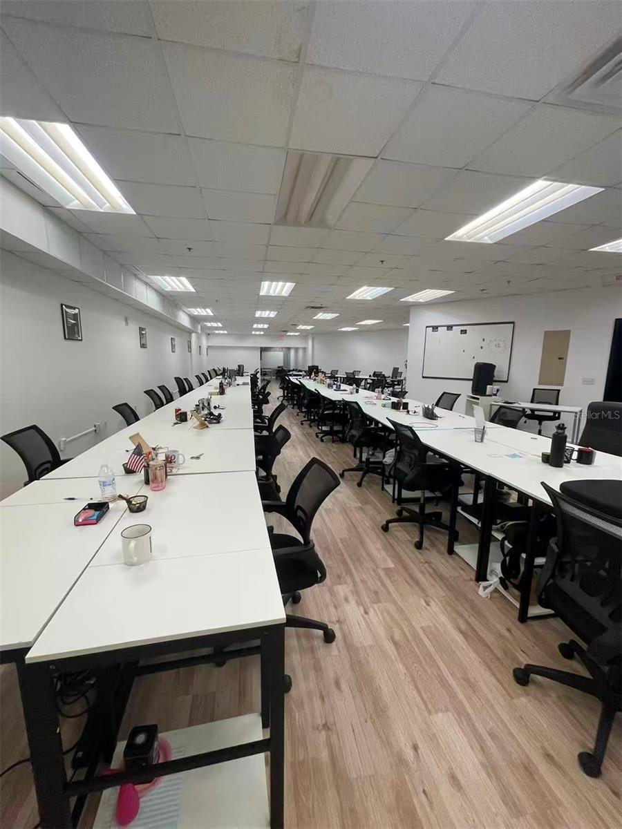 DREWTINA COMMERCE CENTER - Commercial Lease