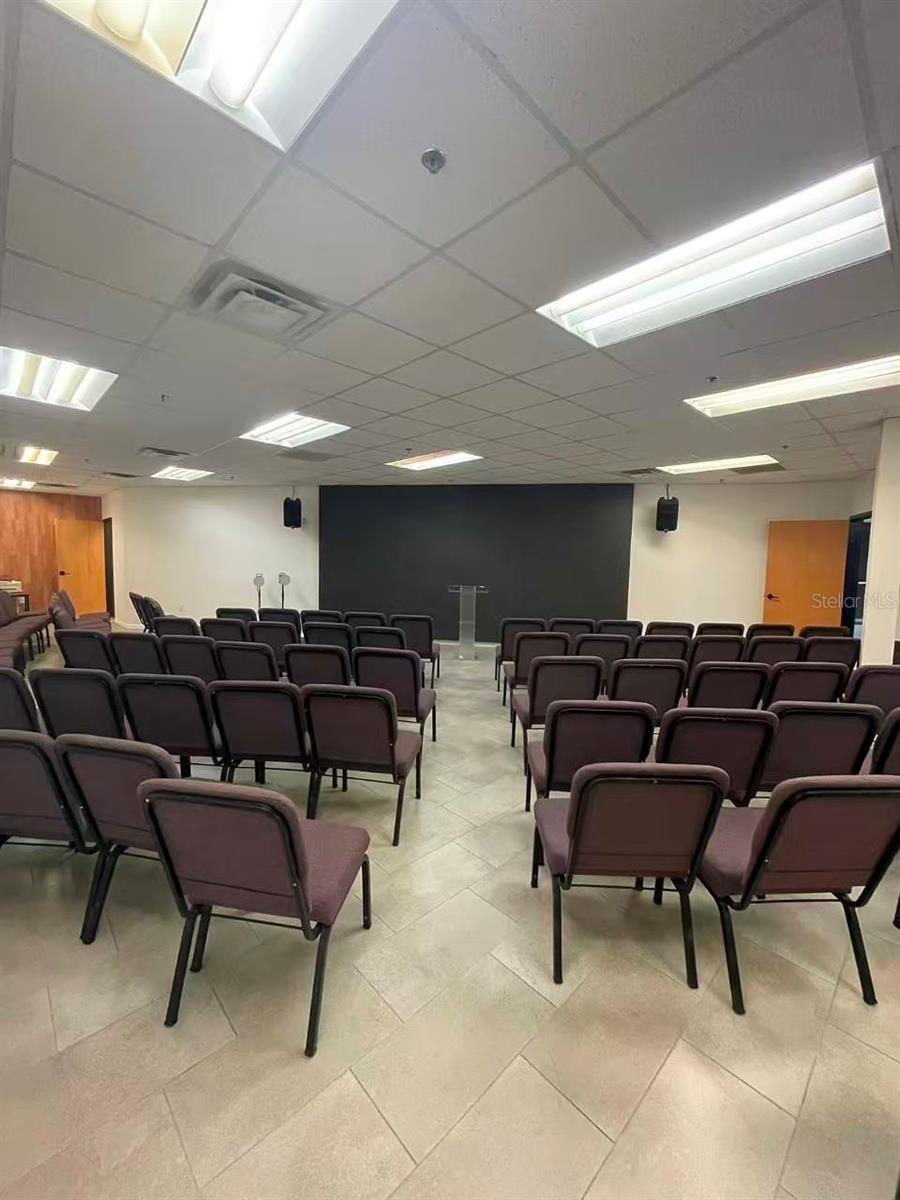 DREWTINA COMMERCE CENTER - Commercial Lease