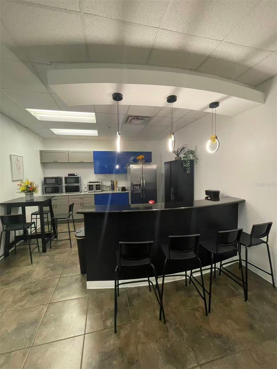DREWTINA COMMERCE CENTER - Commercial Lease