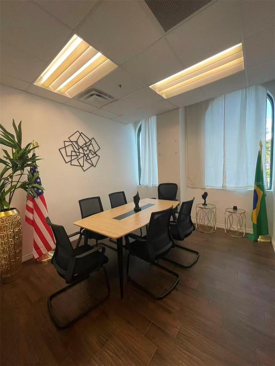 DREWTINA COMMERCE CENTER - Commercial Lease