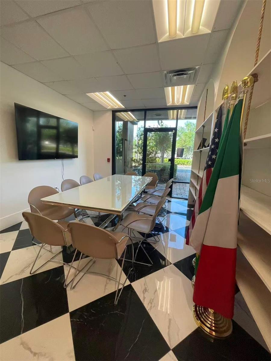 DREWTINA COMMERCE CENTER - Commercial Lease
