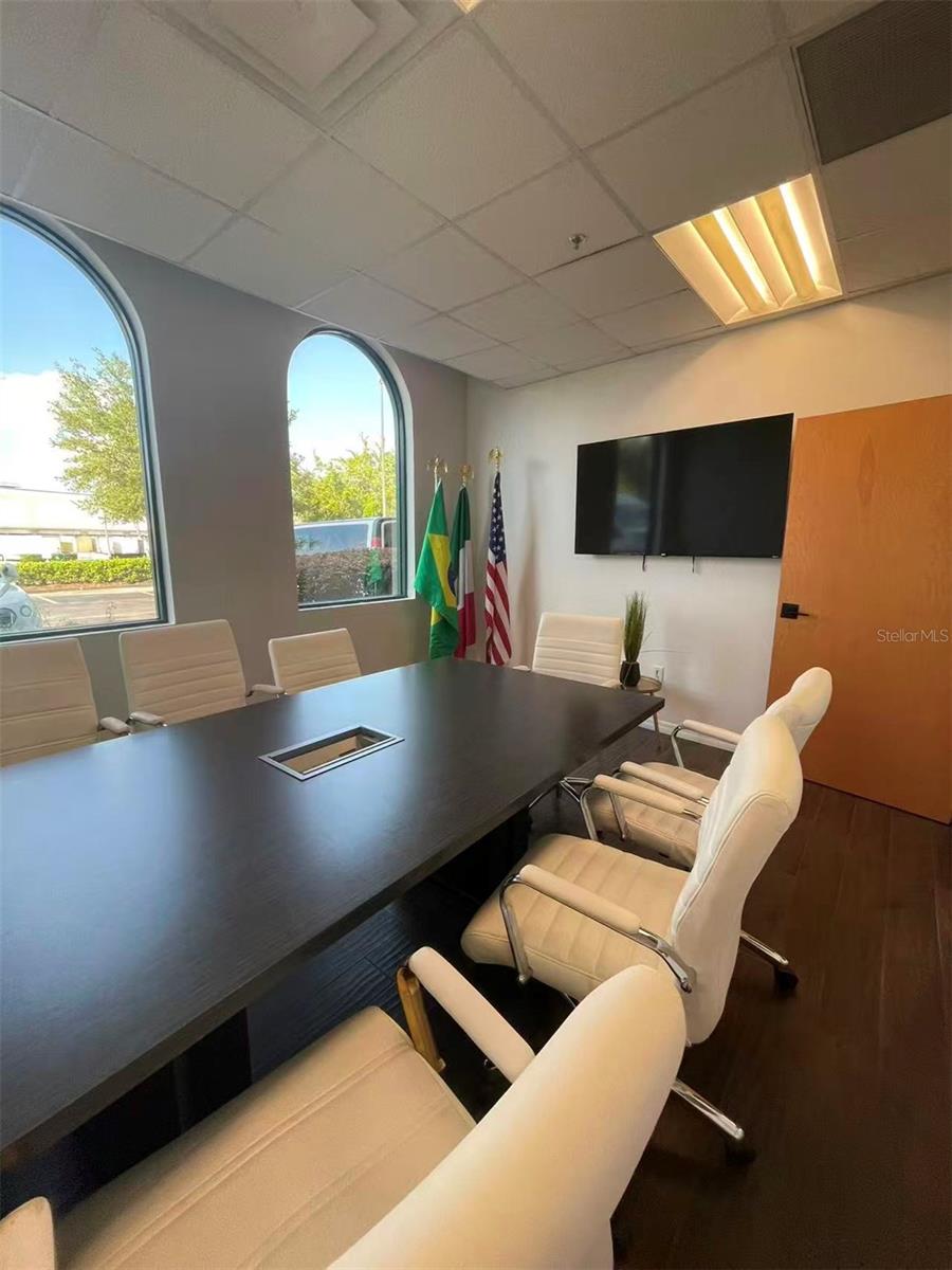 DREWTINA COMMERCE CENTER - Commercial Lease