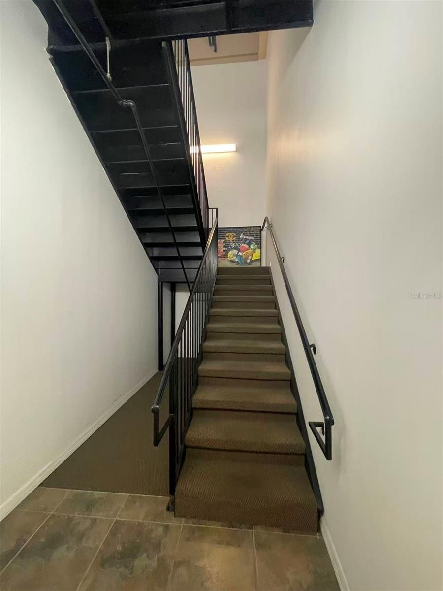 DREWTINA COMMERCE CENTER - Commercial Lease