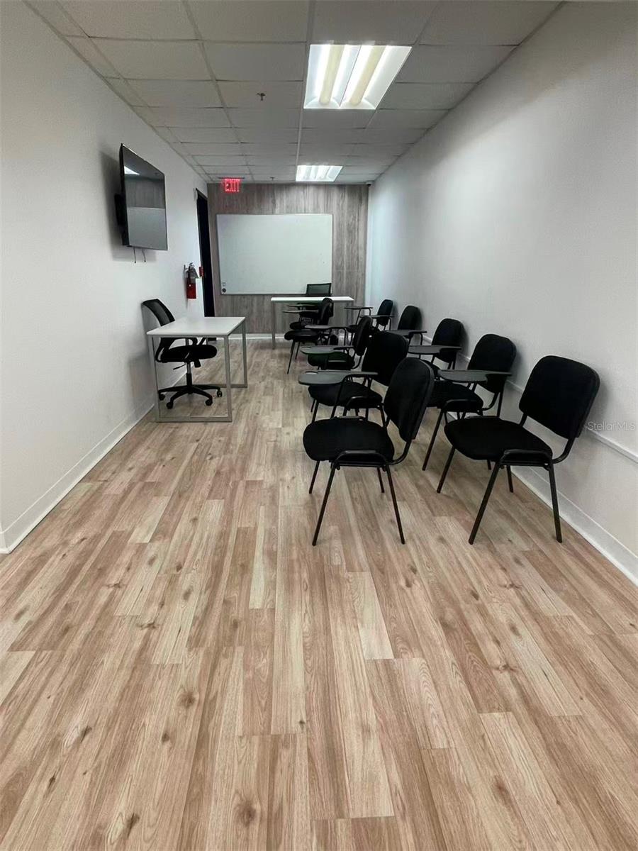 DREWTINA COMMERCE CENTER - Commercial Lease