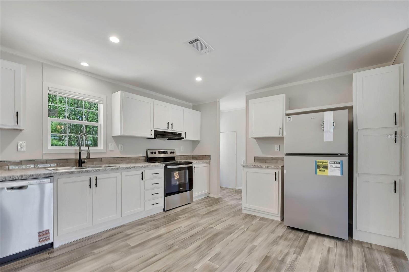 APACHE SHORES UNIT 04 - Residential