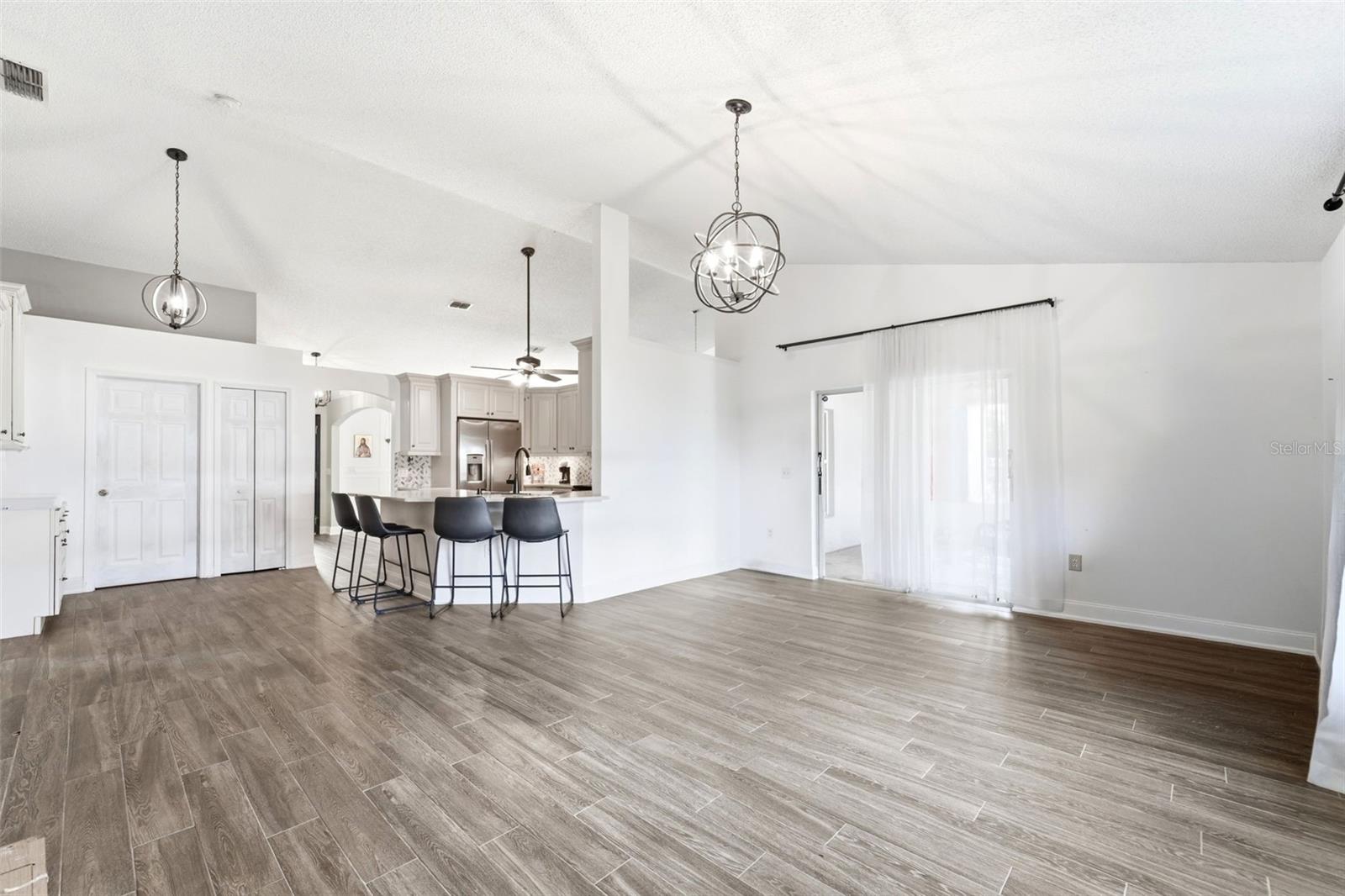 DELTONA LAKES UN 40 - Residential