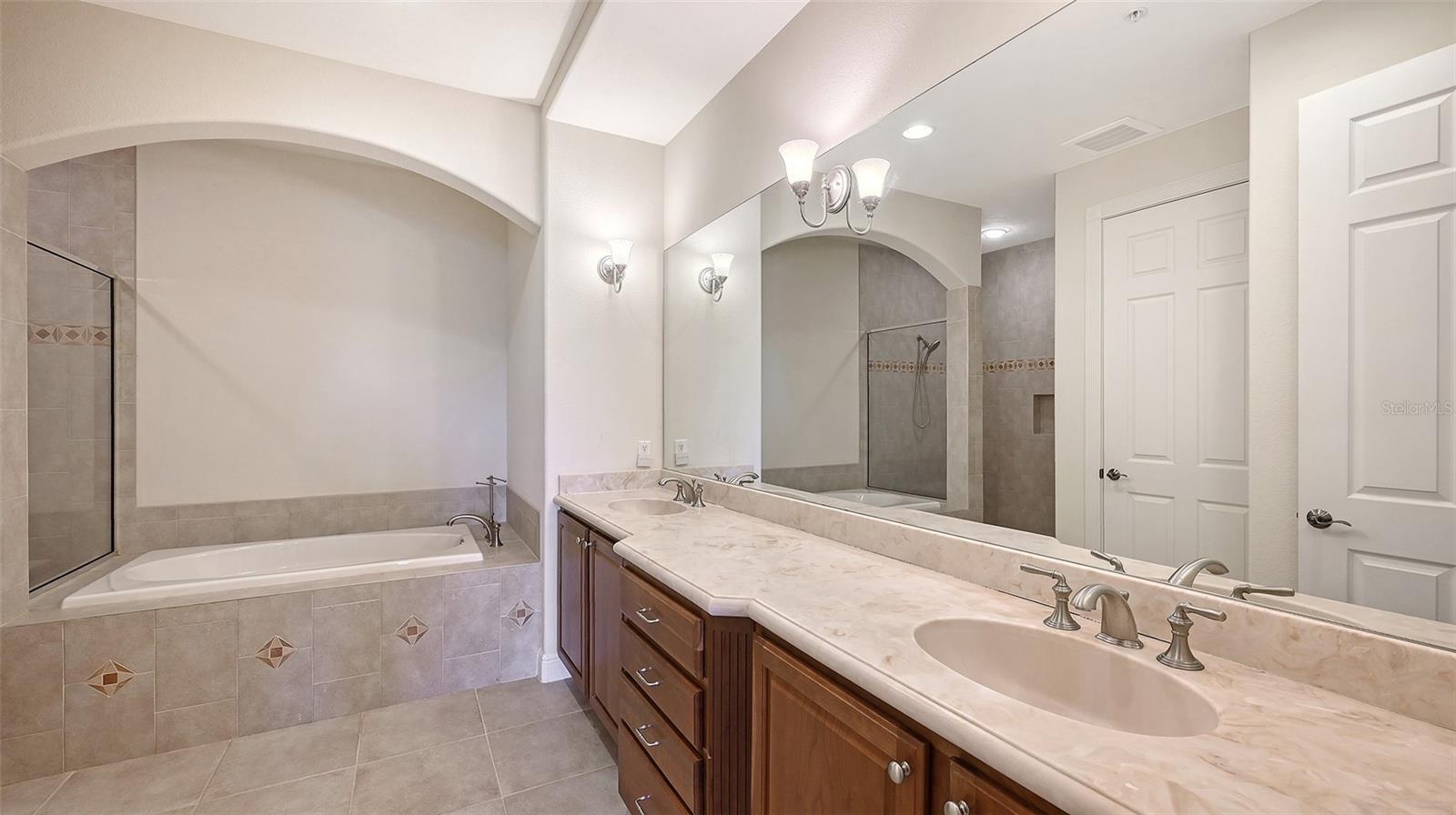 GRANDE OAKS PRESERVE - Residential