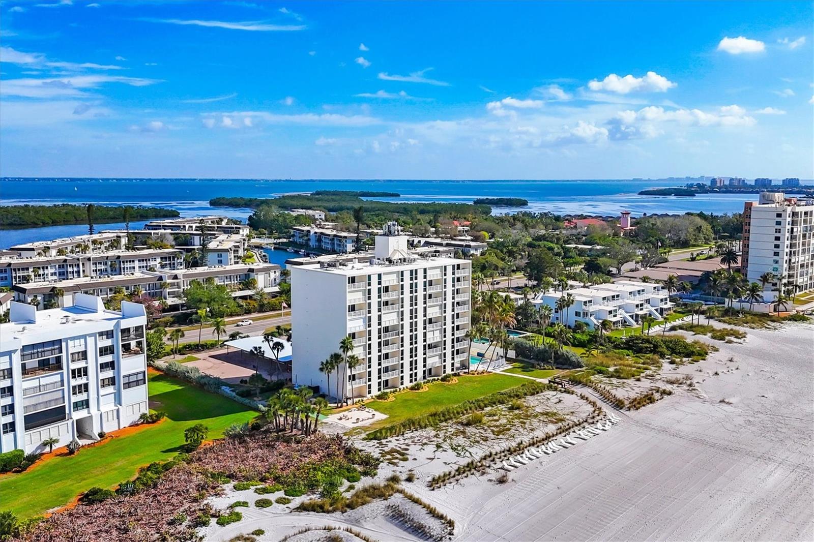 ARBOMAR APTS - Residential