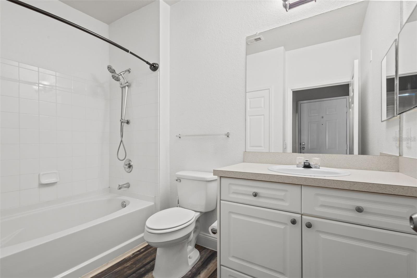 RESIDENCE AT RENAISSANCE - Residential Lease