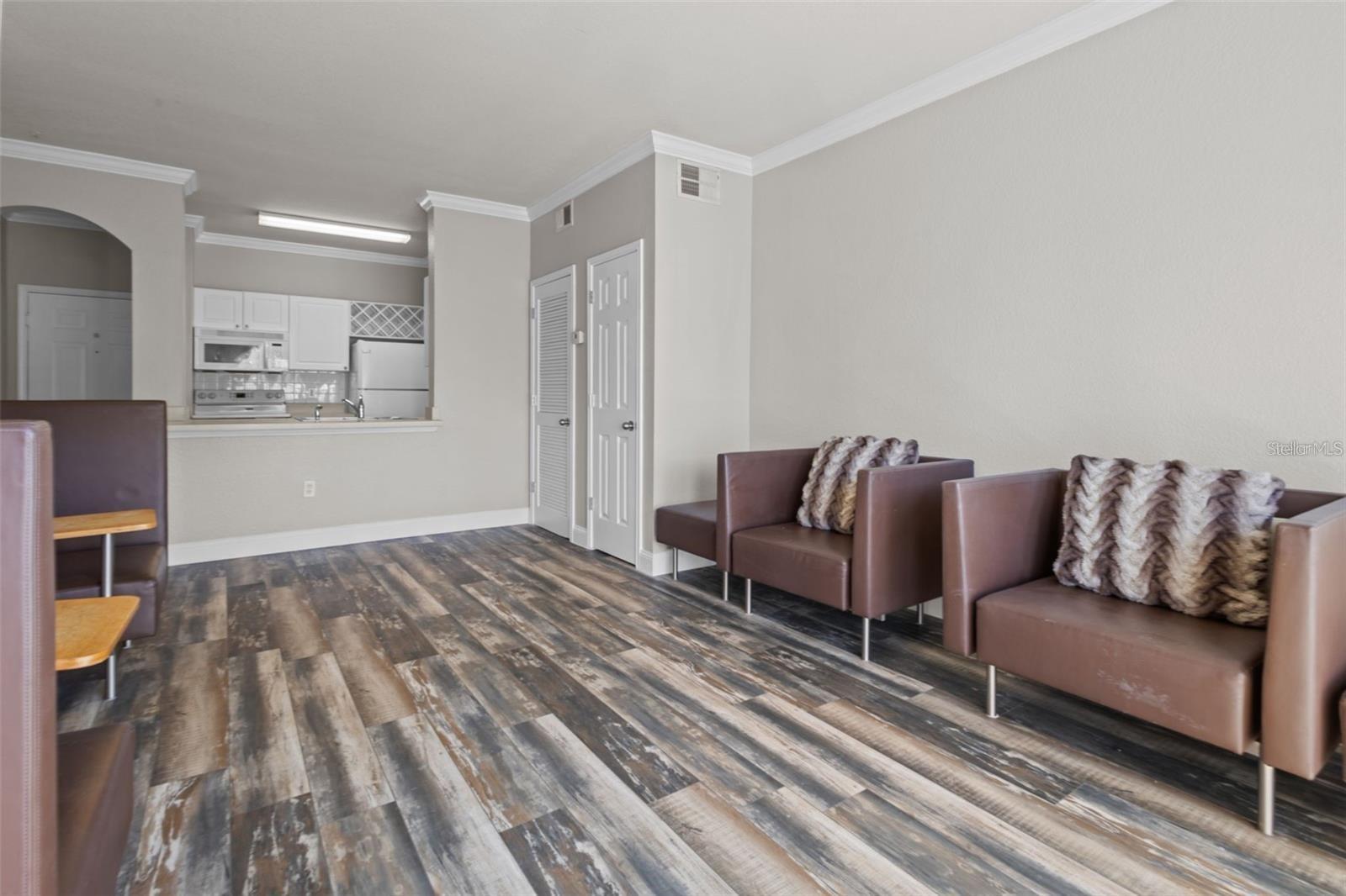 RESIDENCE AT RENAISSANCE - Residential Lease