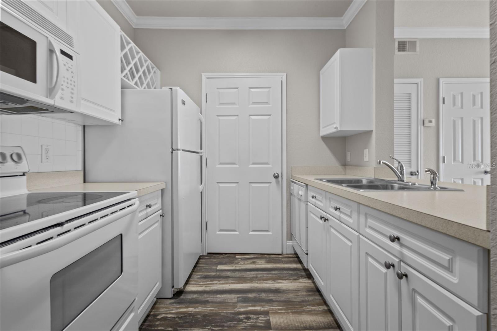 RESIDENCE AT RENAISSANCE - Residential Lease