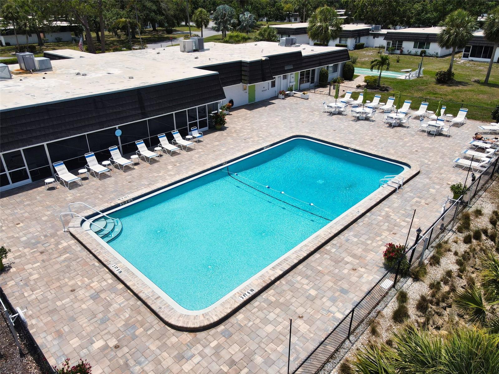 GLEN OAKS RIDGE VILLAS 1 - Residential