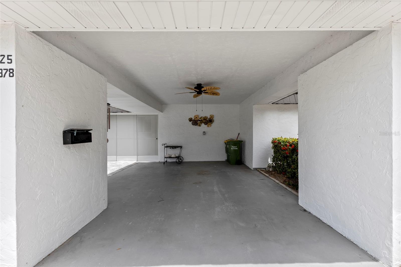 GLEN OAKS RIDGE VILLAS 1 - Residential