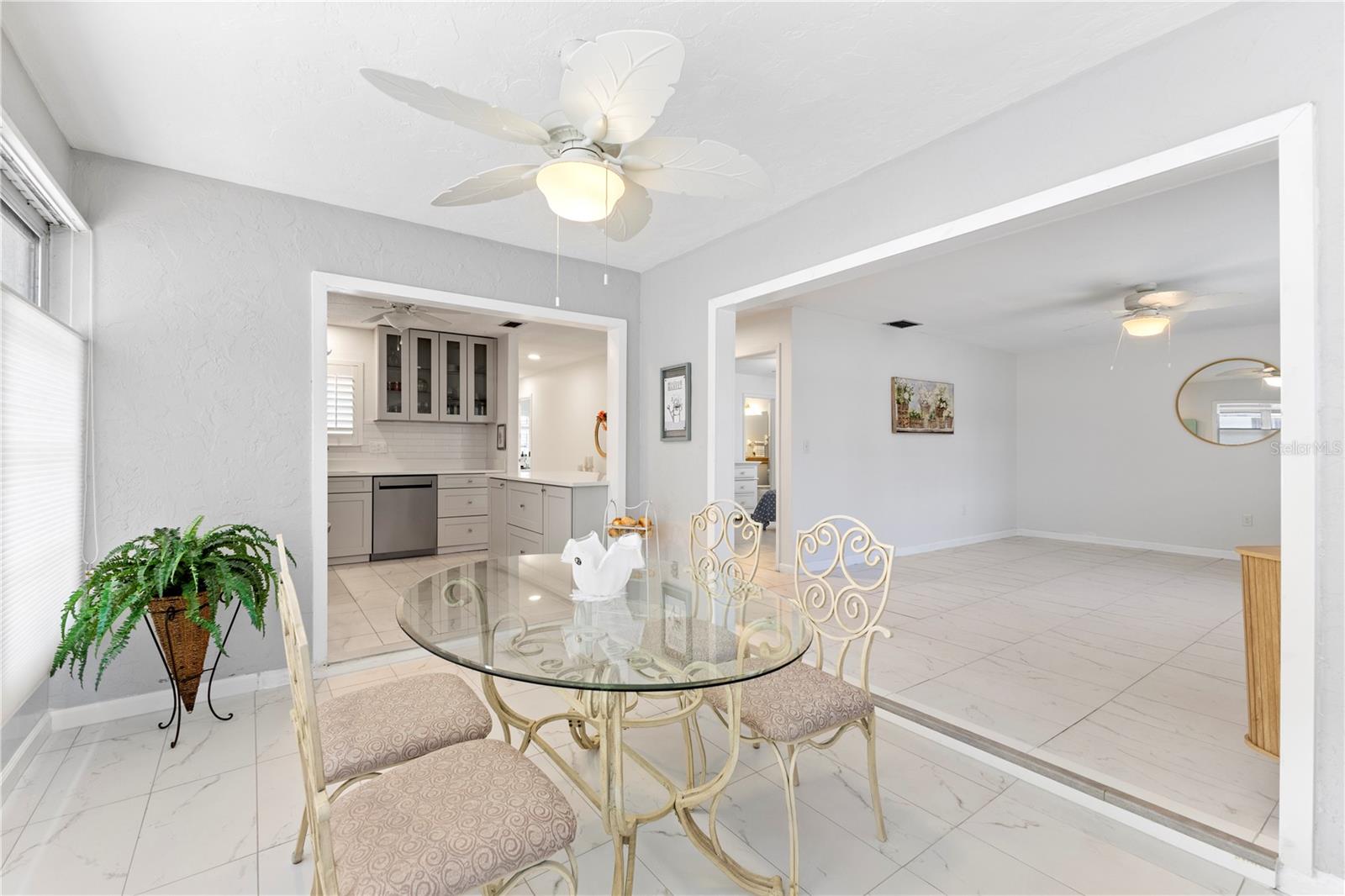 GLEN OAKS RIDGE VILLAS 1 - Residential