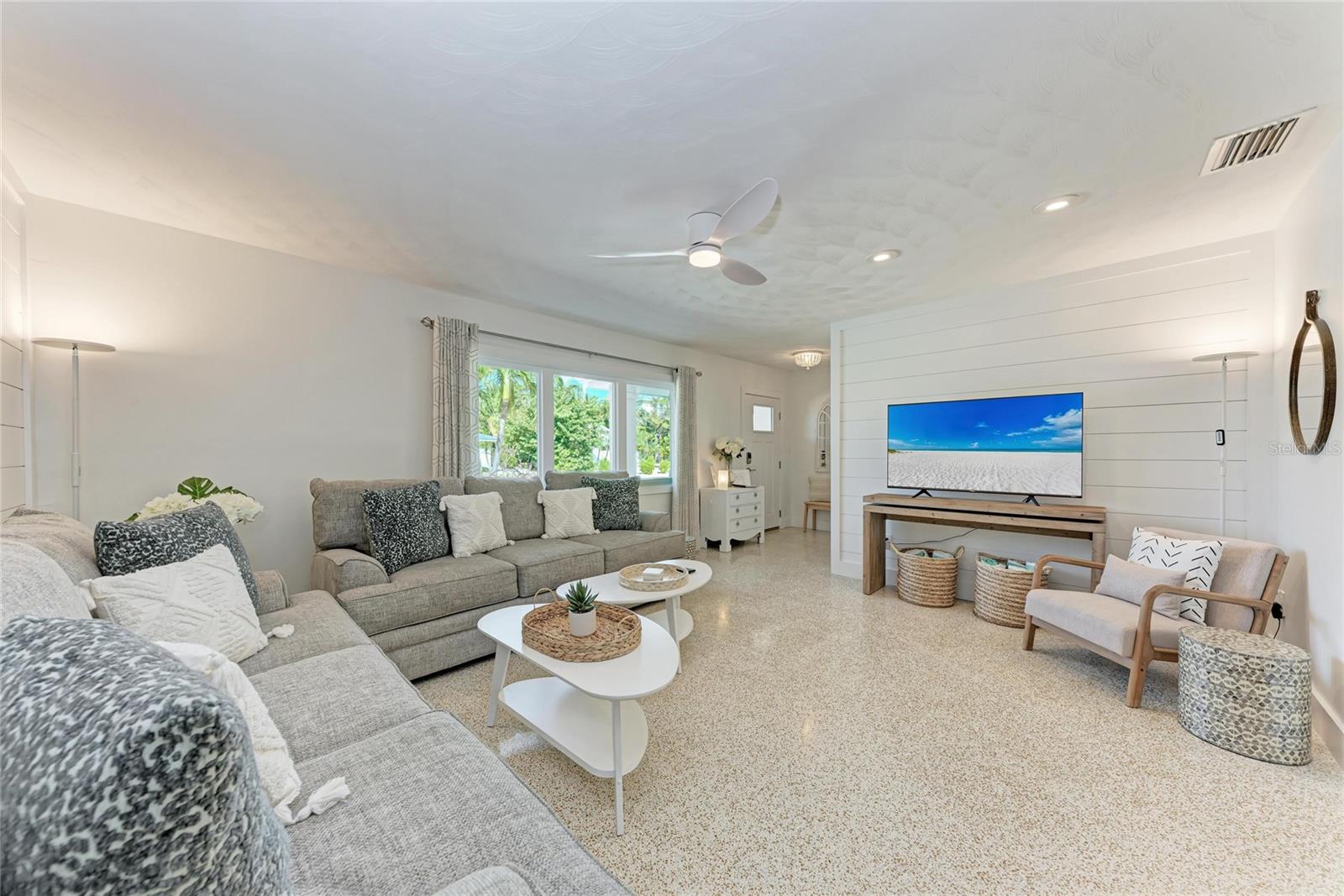 LAKE LA VISTA SUB, REP OF - Residential