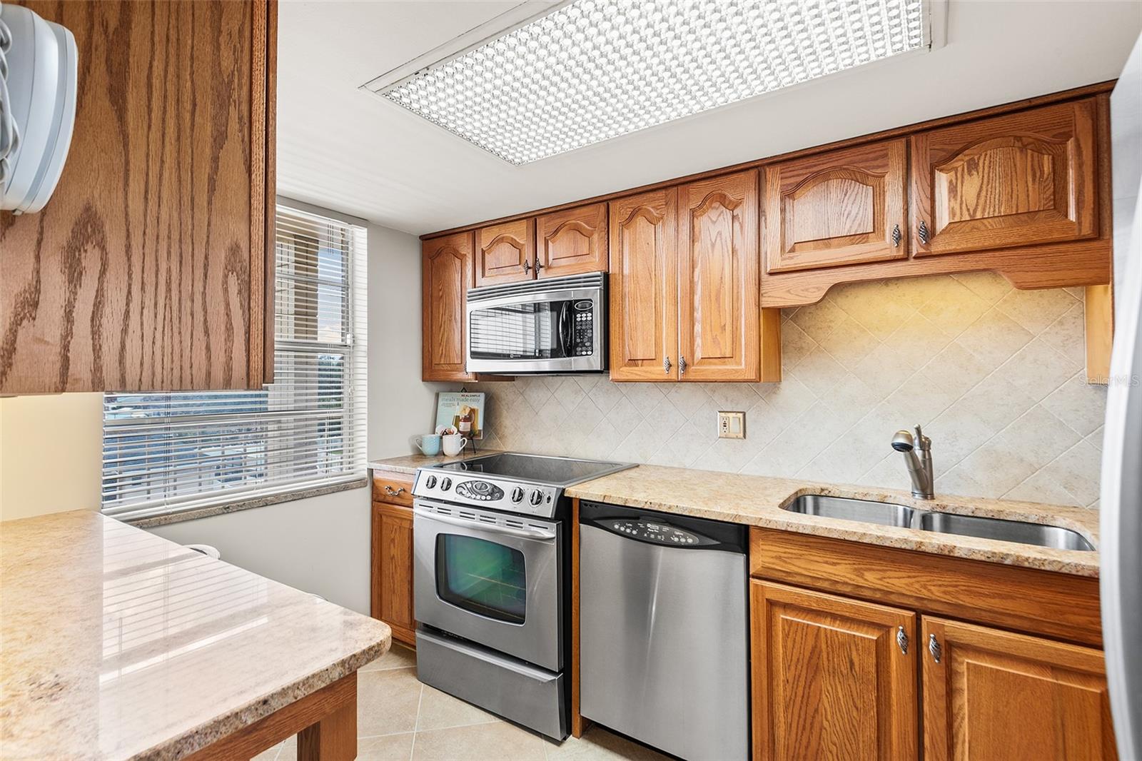 SPRING LAKE TOWERS - Residential