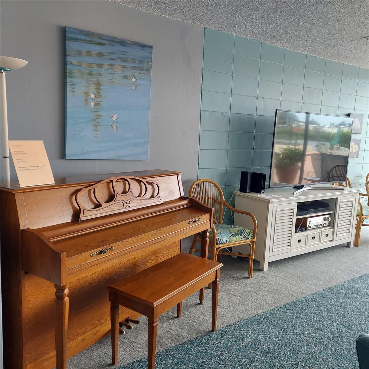 SPRING LAKE TOWERS - Residential