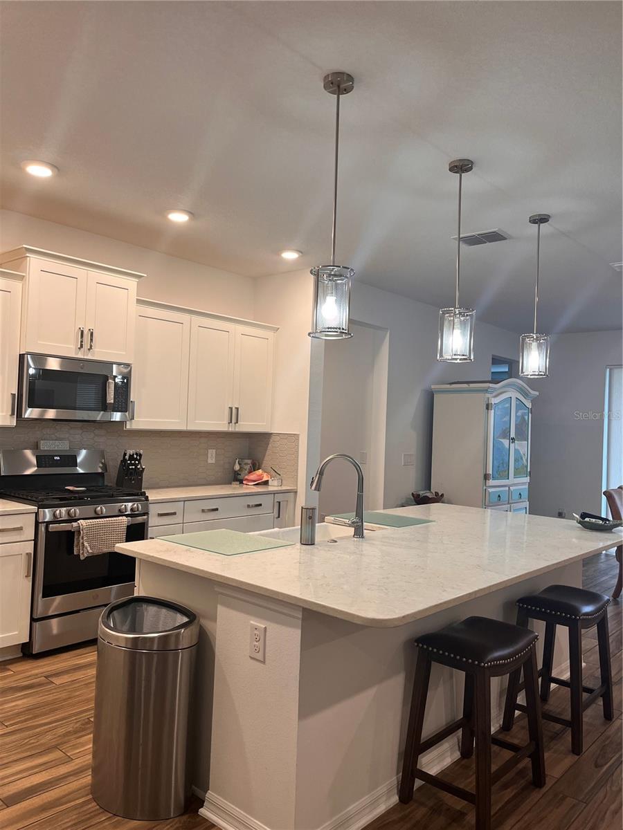ON TOP OF THE WORLD - Residential Lease