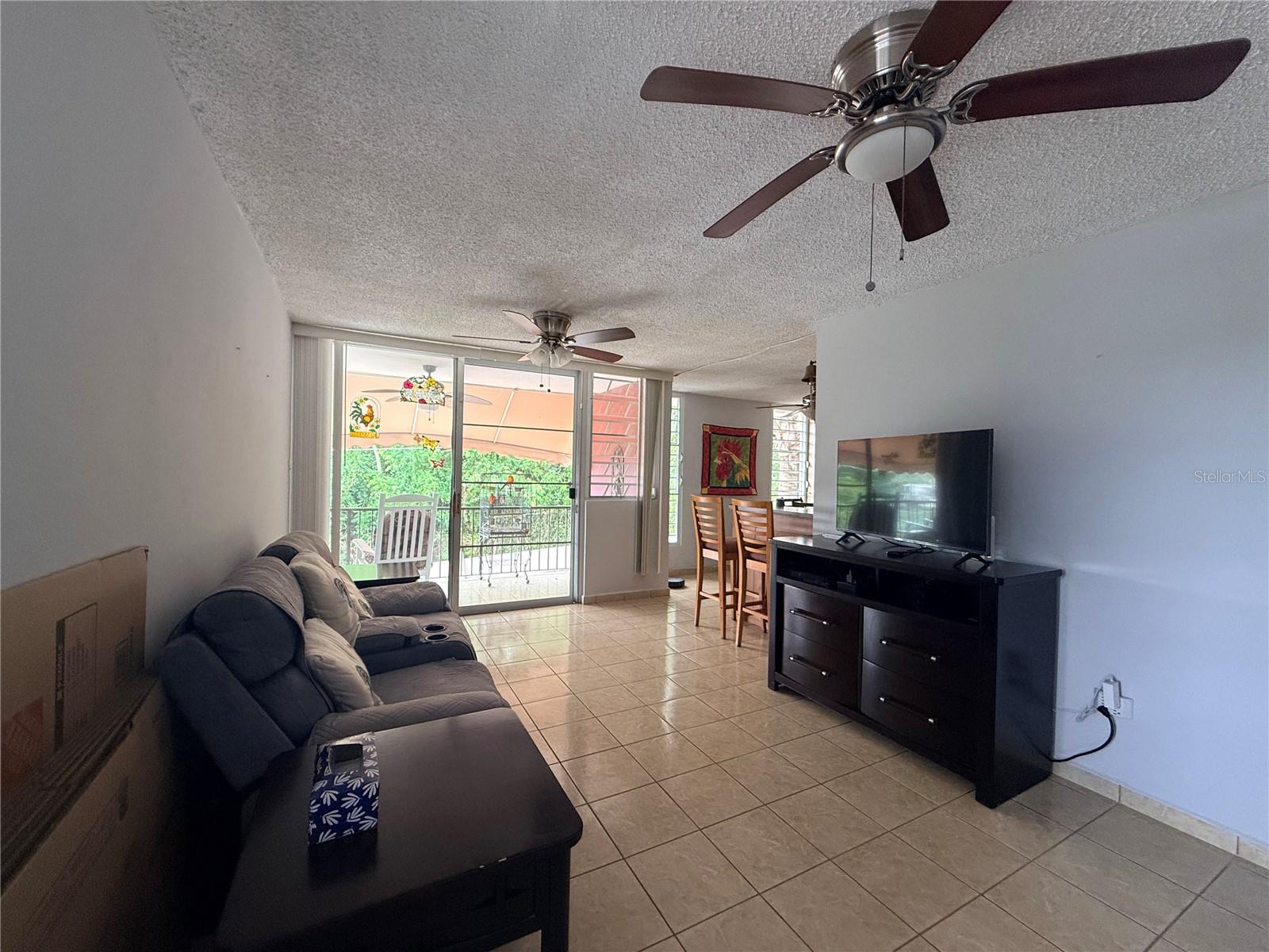 URB. BORINQUEN - Residential